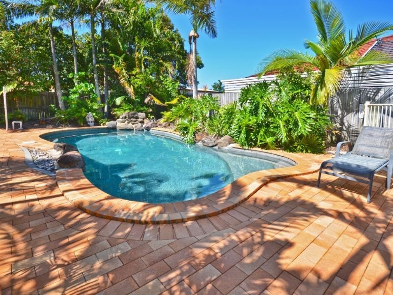 25 Gradorean Street, Pelican Waters QLD 4551