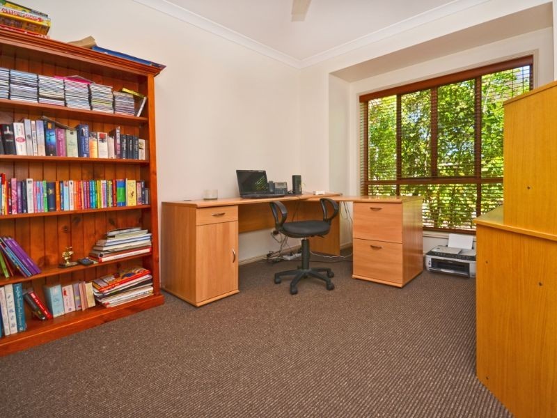 25 Gradorean Street, Pelican Waters QLD 4551