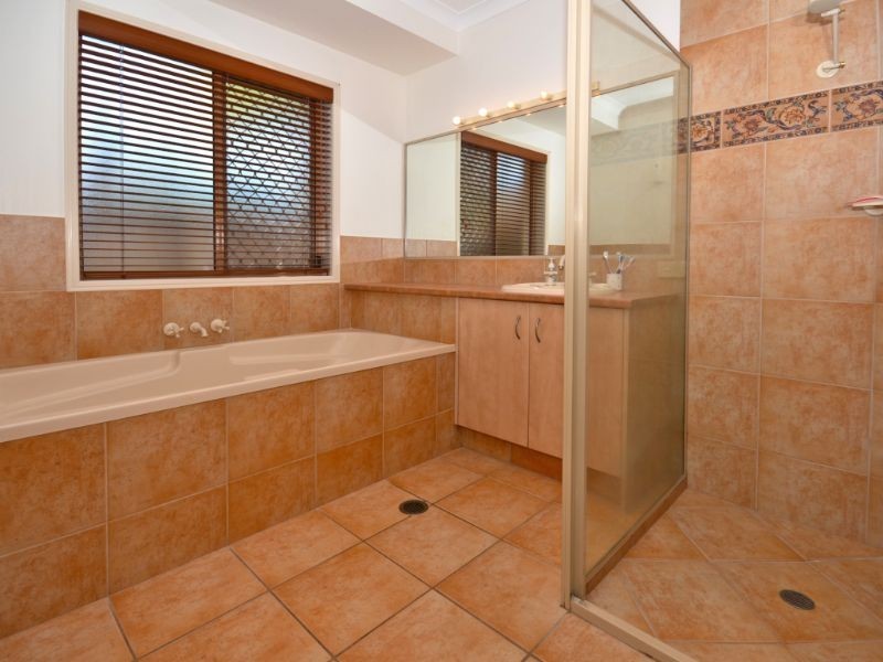 25 Gradorean Street, Pelican Waters QLD 4551