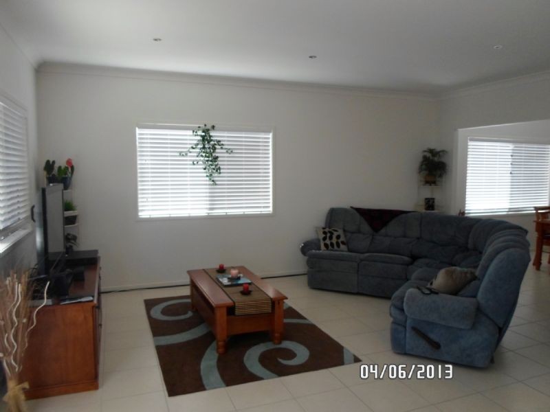 2a Little Lane, Little Mountain QLD 4551