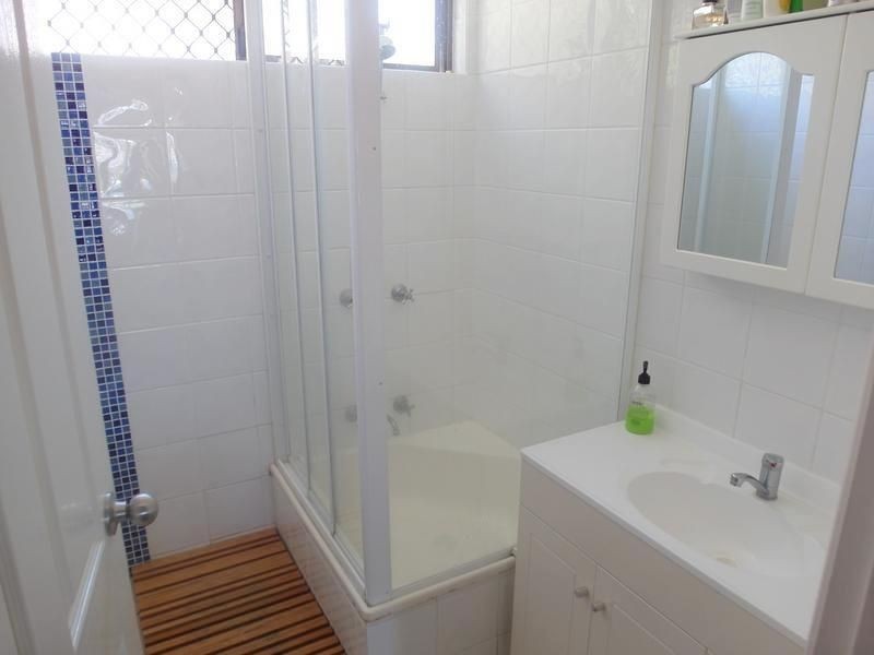 2/6 Upper Gay Tce, Kings Beach QLD 4551