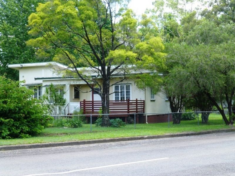 5 Caloundra Street, Landsborough QLD 4550