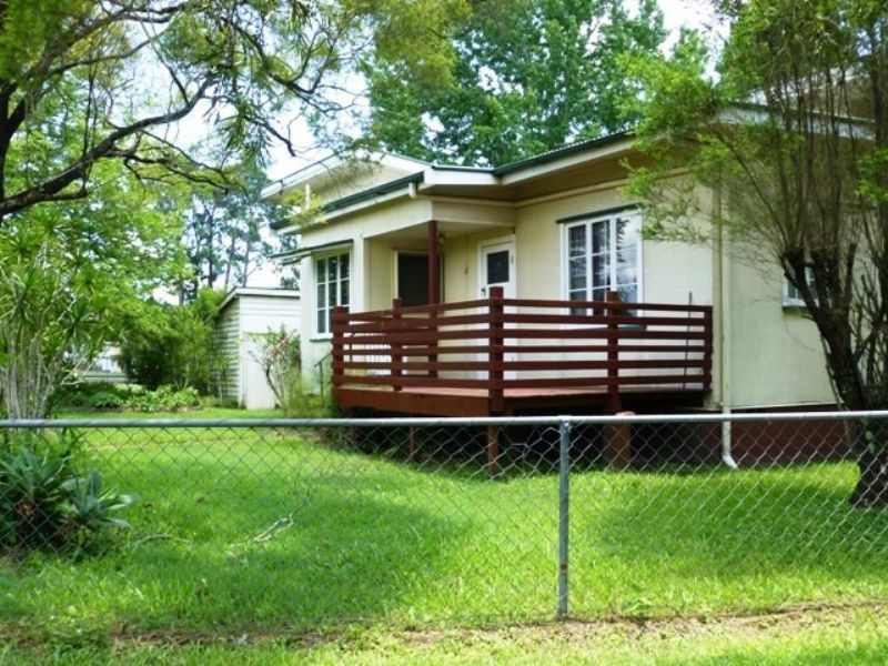 5 Caloundra Street, Landsborough QLD 4550