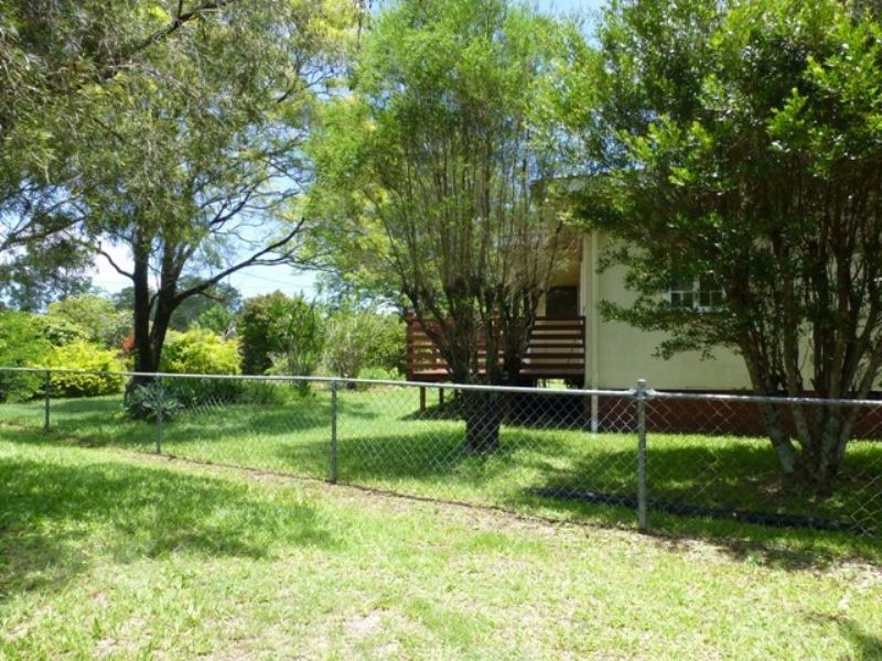 5 Caloundra Street, Landsborough QLD 4550