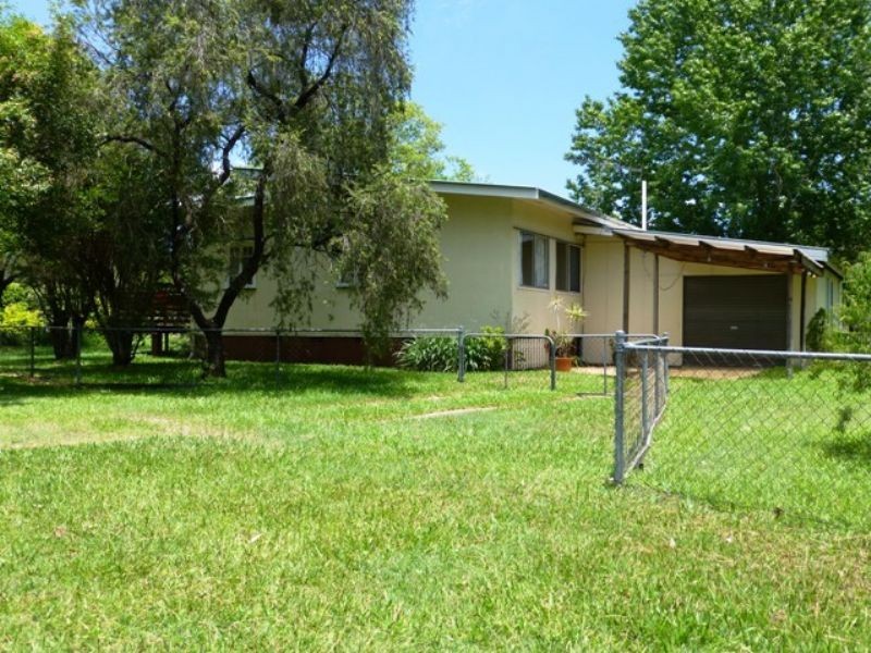 5 Caloundra Street, Landsborough QLD 4550