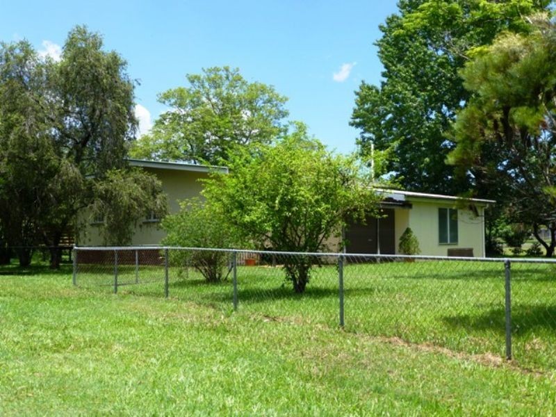 5 Caloundra Street, Landsborough QLD 4550