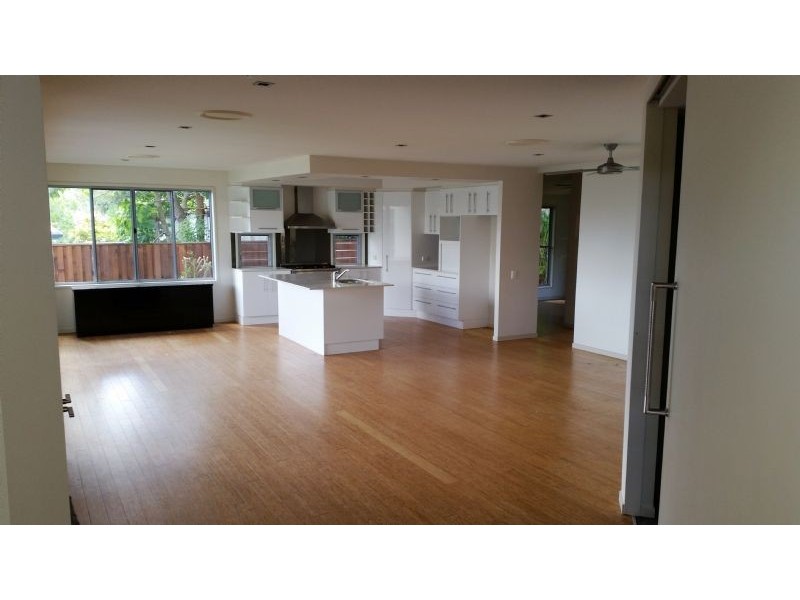 4 Vickers Street, Battery Hill QLD 4551