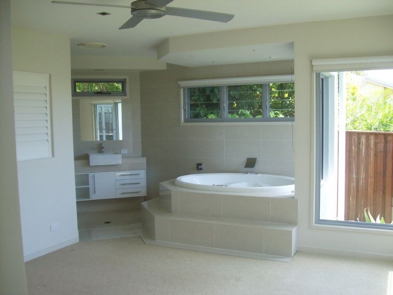 4 Vickers Street, Battery Hill QLD 4551