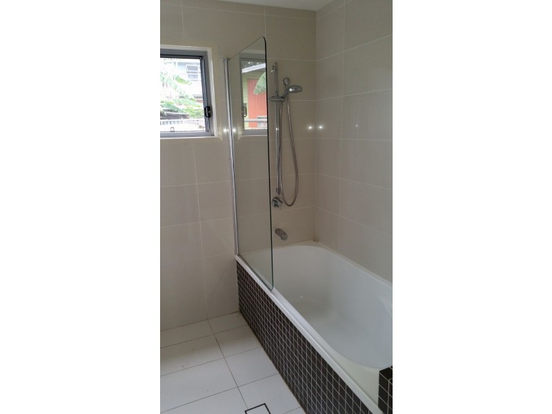 4 Vickers Street, Battery Hill QLD 4551