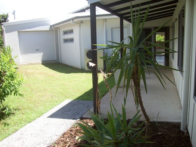 4 Vickers Street, Battery Hill QLD 4551