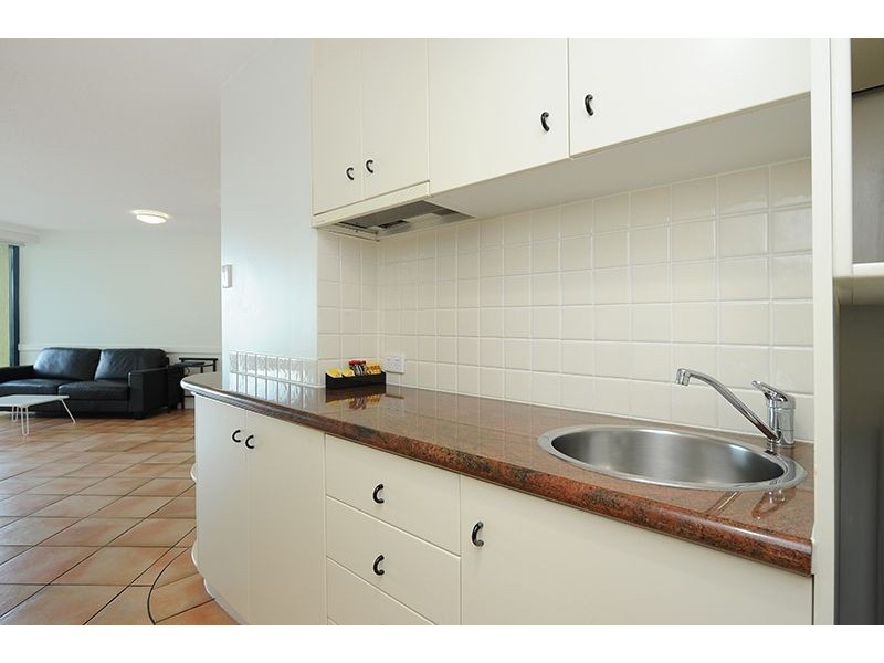 4/4 Tay Ave, Caloundra QLD 4551