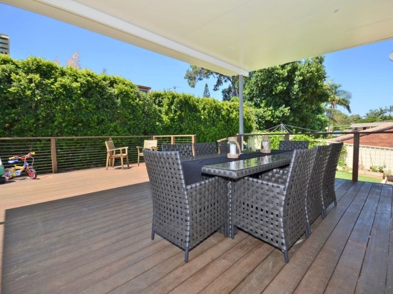 16 Hodgens Street, Caloundra QLD 4551