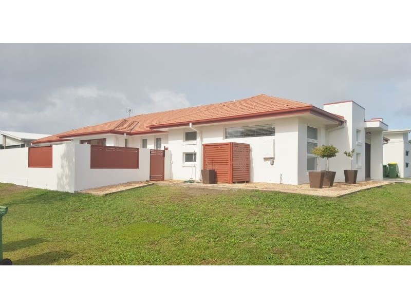 32 Crater Street, Caloundra West QLD 4551