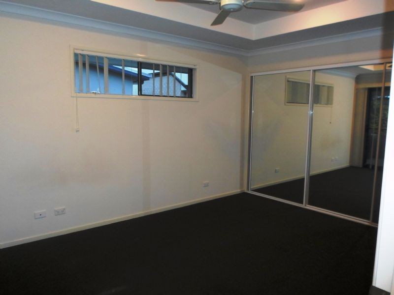 12 Griffin Crescent, Caloundra West QLD 4551