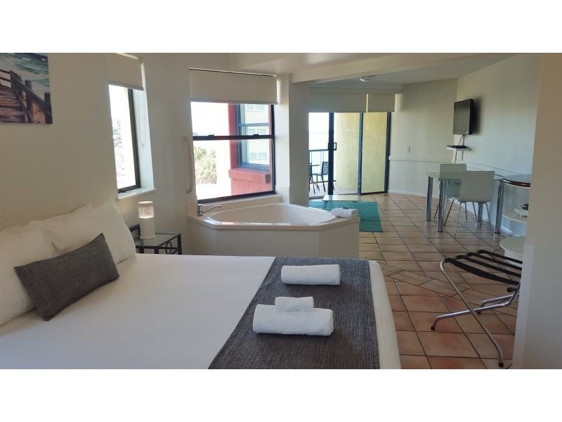 201/4 Tay Avenue, Caloundra QLD 4551