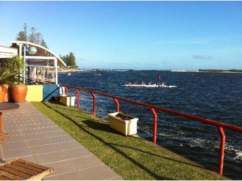 201/4 Tay Avenue, Caloundra QLD 4551