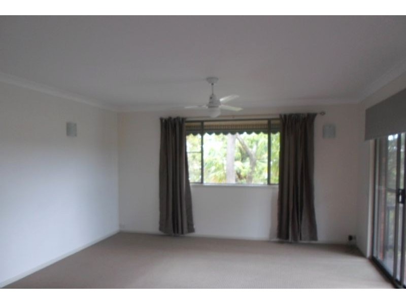 2/43 Enfield Crescent, Battery Hill QLD 4551