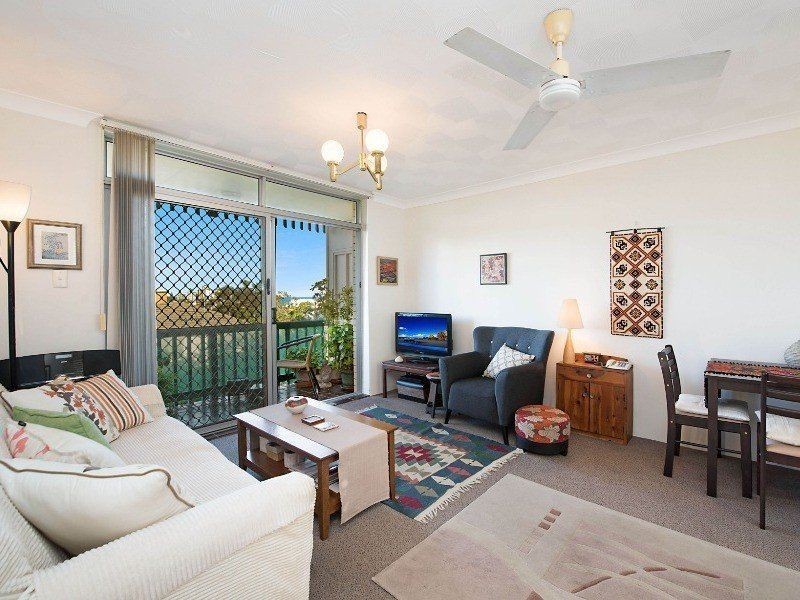 2/19 Saltair Street, Kings Beach QLD 4551