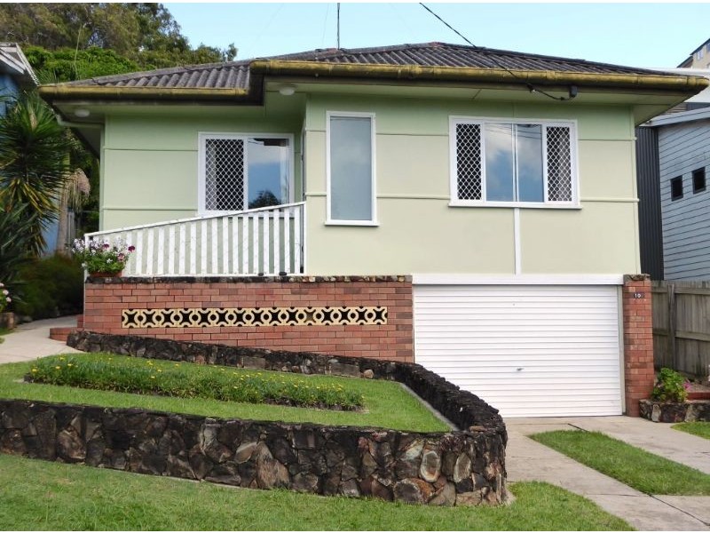 10 Upper Gay Terrace, Kings Beach QLD 4551