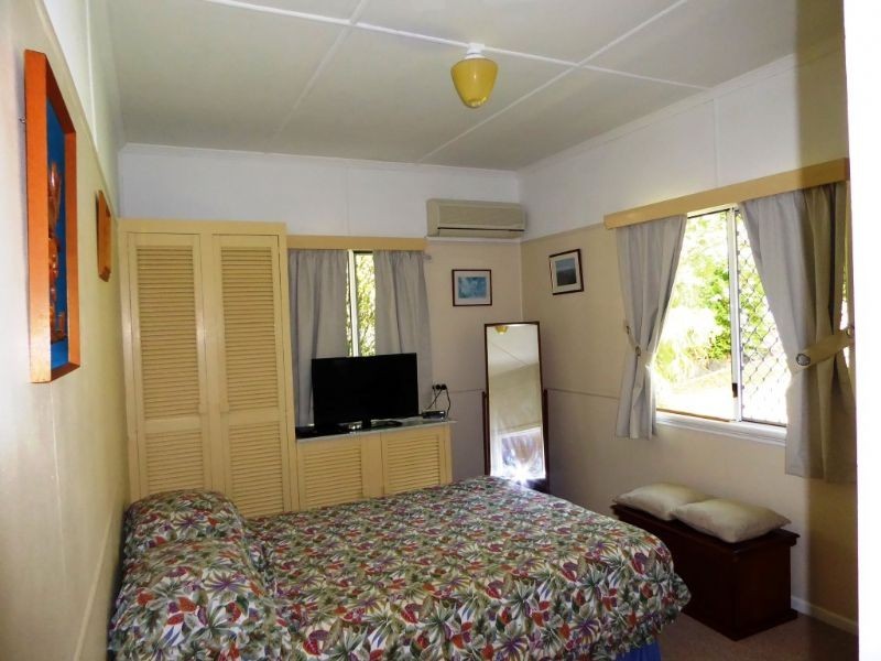 10 Upper Gay Terrace, Kings Beach QLD 4551