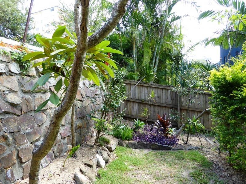 10 Upper Gay Terrace, Kings Beach QLD 4551