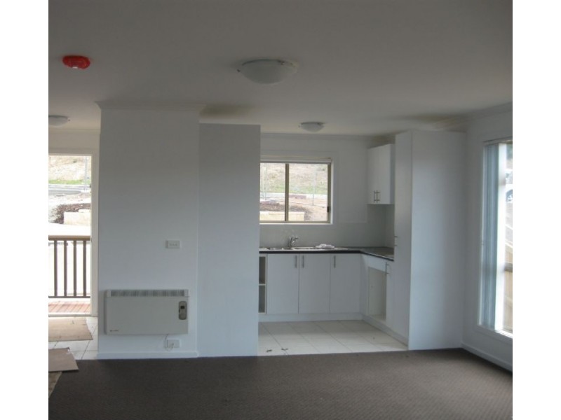 2/13-15 EMMALINE COURT, Rokeby TAS 7019