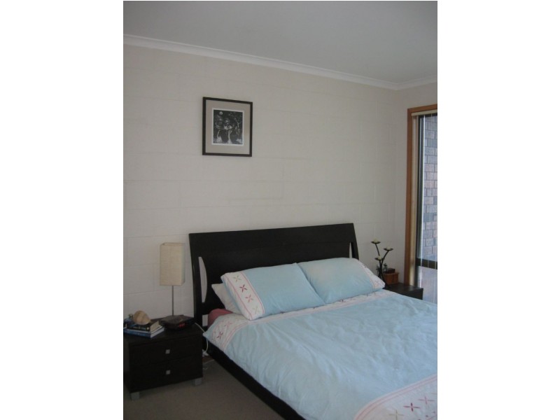 8/84 Malunna Road, Lindisfarne TAS 7015