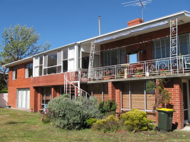 2  Eumatalla Street, Lauderdale TAS 7021