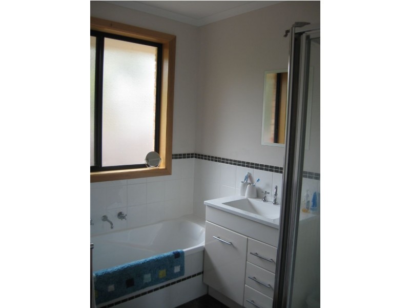 2/47 Bass street, Warrane TAS 7018