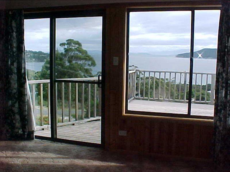 61 Lagoon Road, White Beach TAS 7184