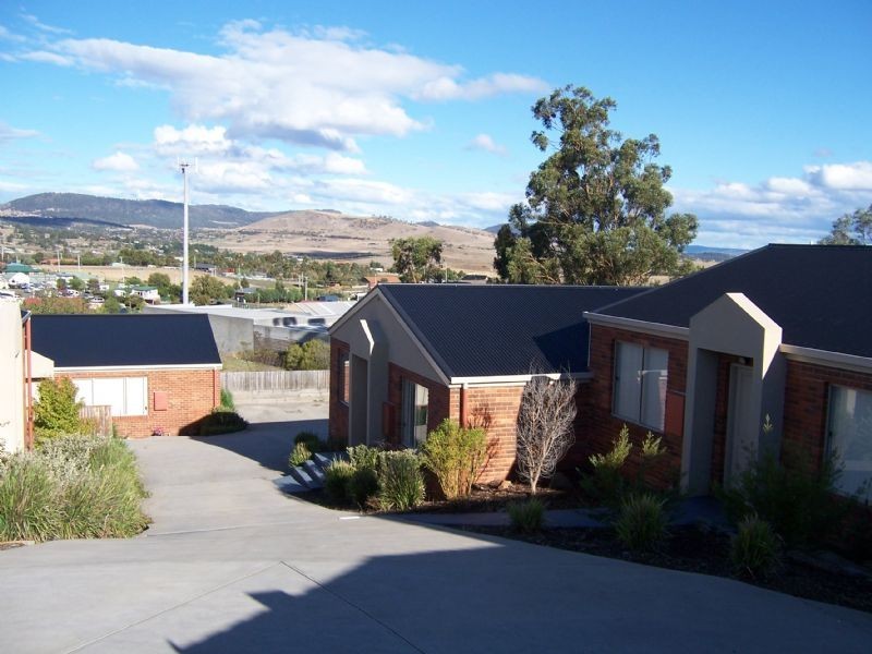 2/30-32 Magnolia court, Brighton TAS 7030