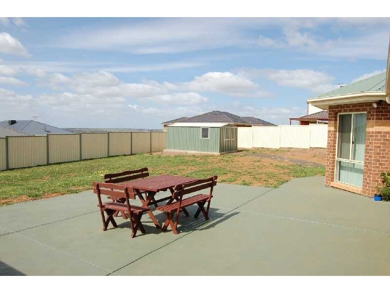 12 Maddison Circuit, Bacchus Marsh VIC 3340