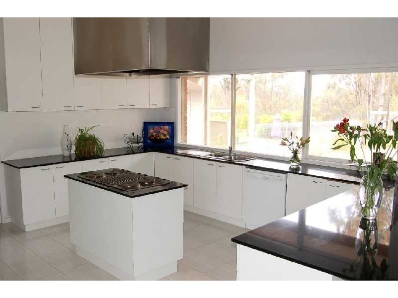 84 Sundew Avenue, Bacchus Marsh VIC 3340