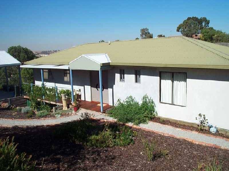 13 Riversdale Crescent, Bacchus Marsh VIC 3340