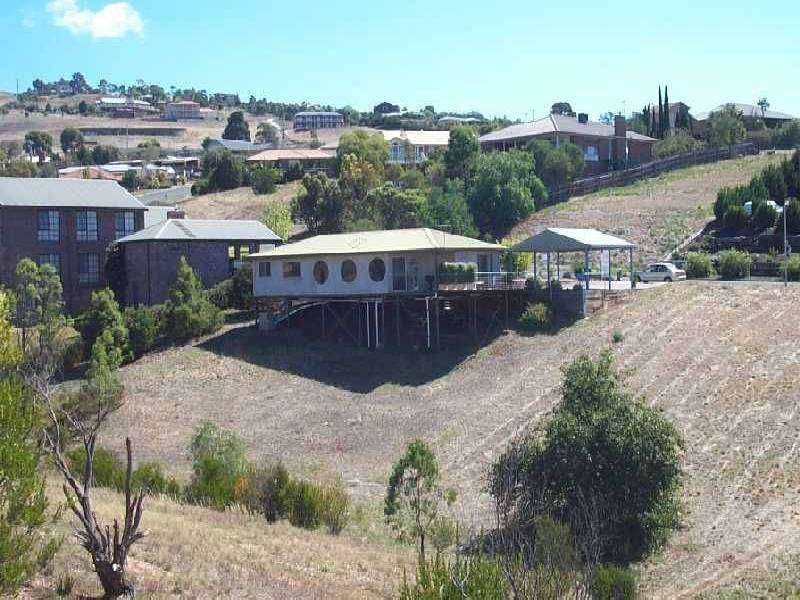 13 Riversdale Crescent, Bacchus Marsh VIC 3340