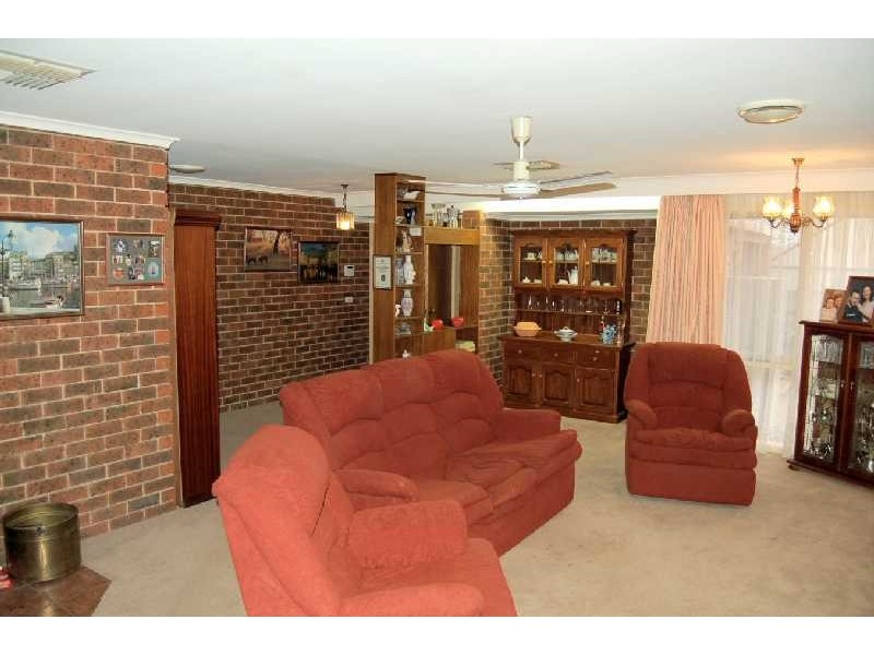 8 Underbank Boulevard, Bacchus Marsh VIC 3340