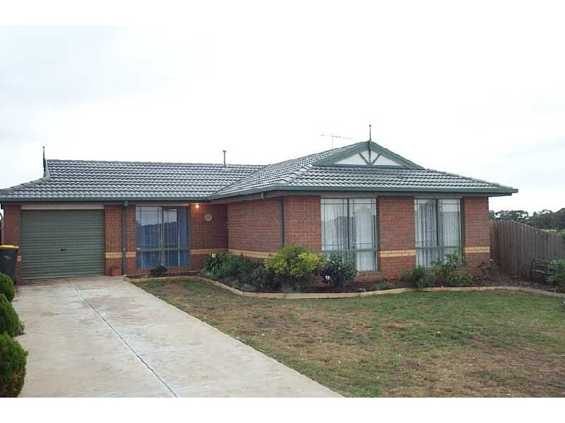 15 Peters Close, Bacchus Marsh VIC 3340