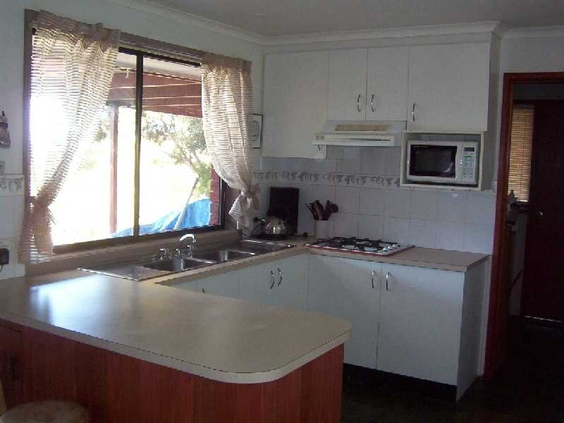 29 Riversdale Crescent, Bacchus Marsh VIC 3340