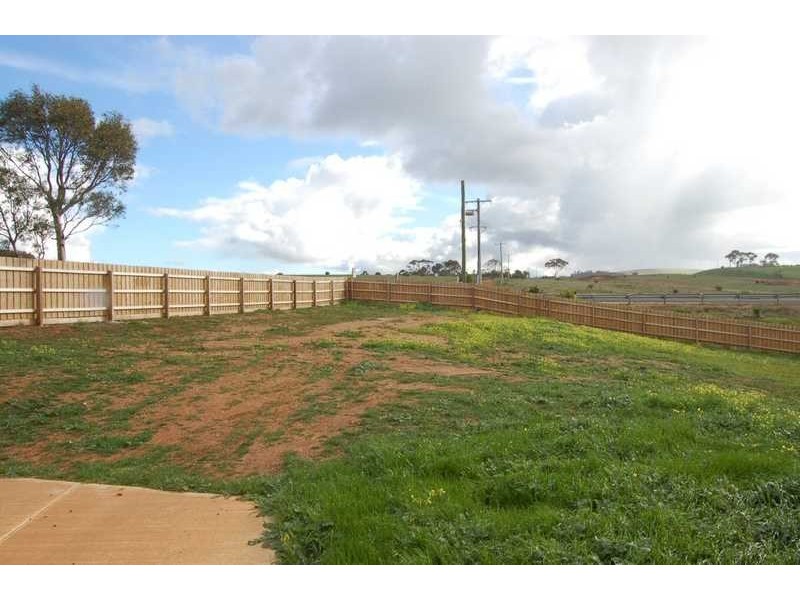 22 Mccullagh Street, Bacchus Marsh VIC 3340