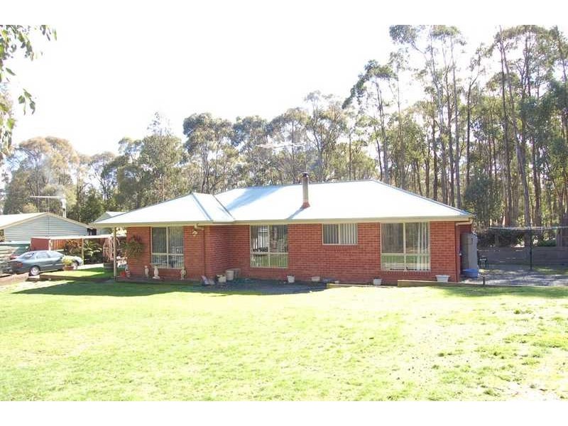 26 Cowans Drive, Greendale VIC 3341