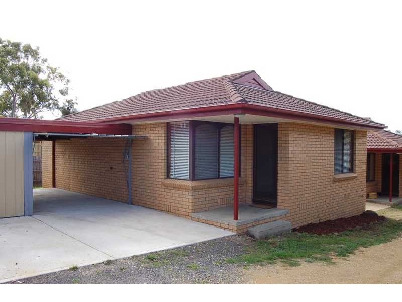 2/12 Inglis Street, Bacchus Marsh VIC 3340