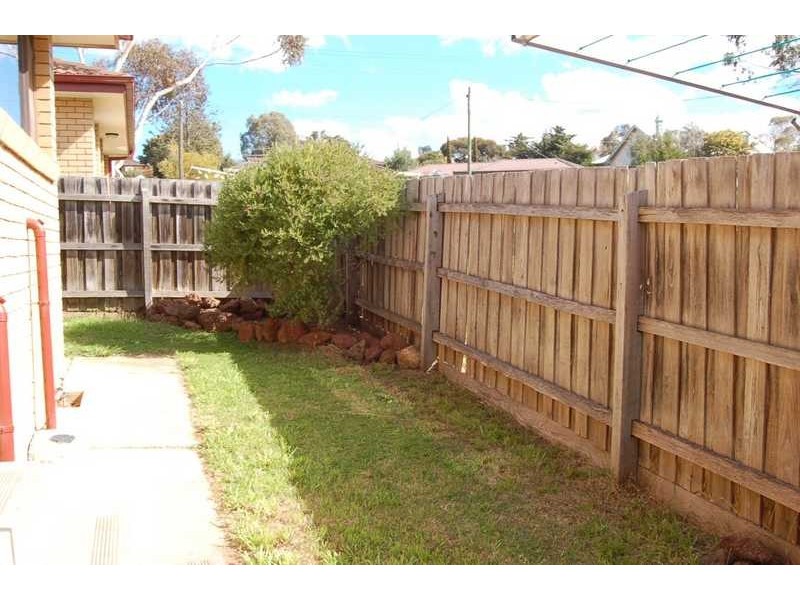 2/12 Inglis Street, Bacchus Marsh VIC 3340