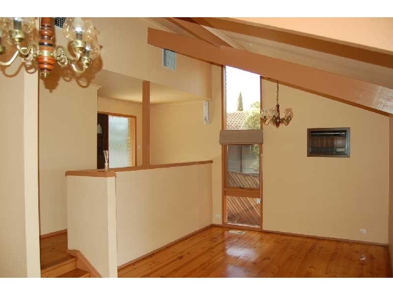 15 White Avenue, Bacchus Marsh VIC 3340