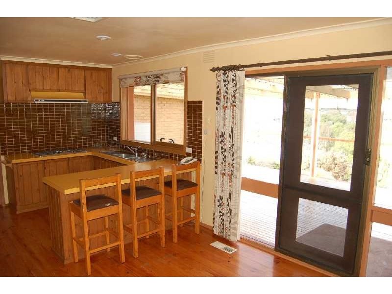 15 White Avenue, Bacchus Marsh VIC 3340