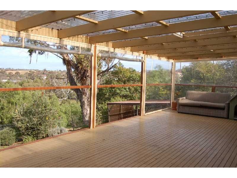 15 White Avenue, Bacchus Marsh VIC 3340