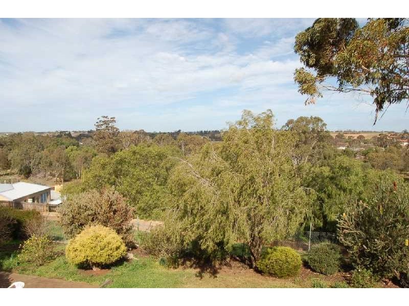 15 White Avenue, Bacchus Marsh VIC 3340