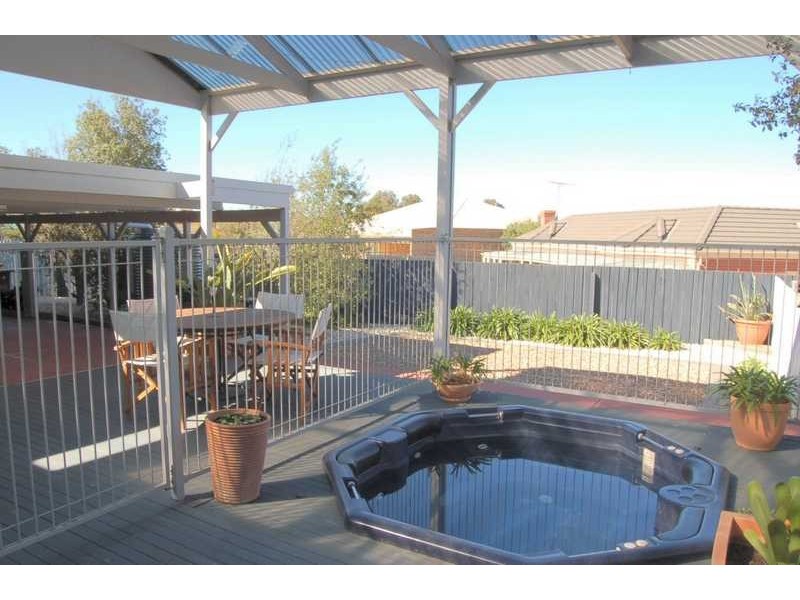 12 Quaille Court, Bacchus Marsh VIC 3340