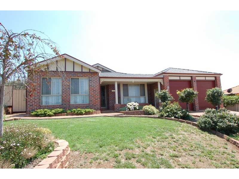 10 Riversdale Crescent, Bacchus Marsh VIC 3340