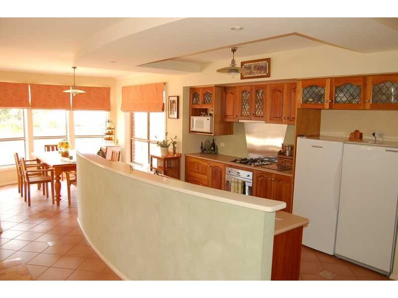 10 Riversdale Crescent, Bacchus Marsh VIC 3340