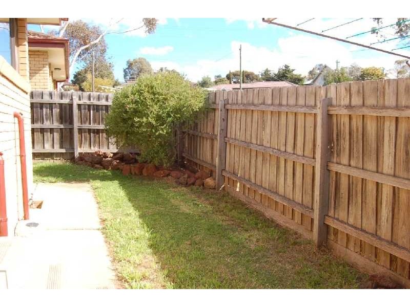 2/12 Inglis Street, Bacchus Marsh VIC 3340